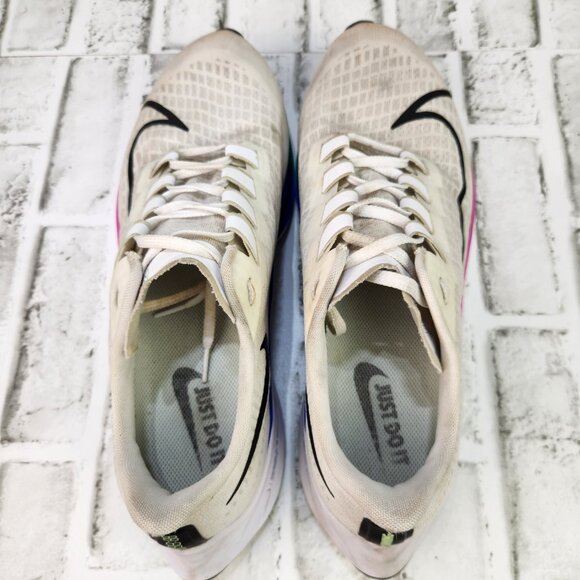 Athletic_Shoes